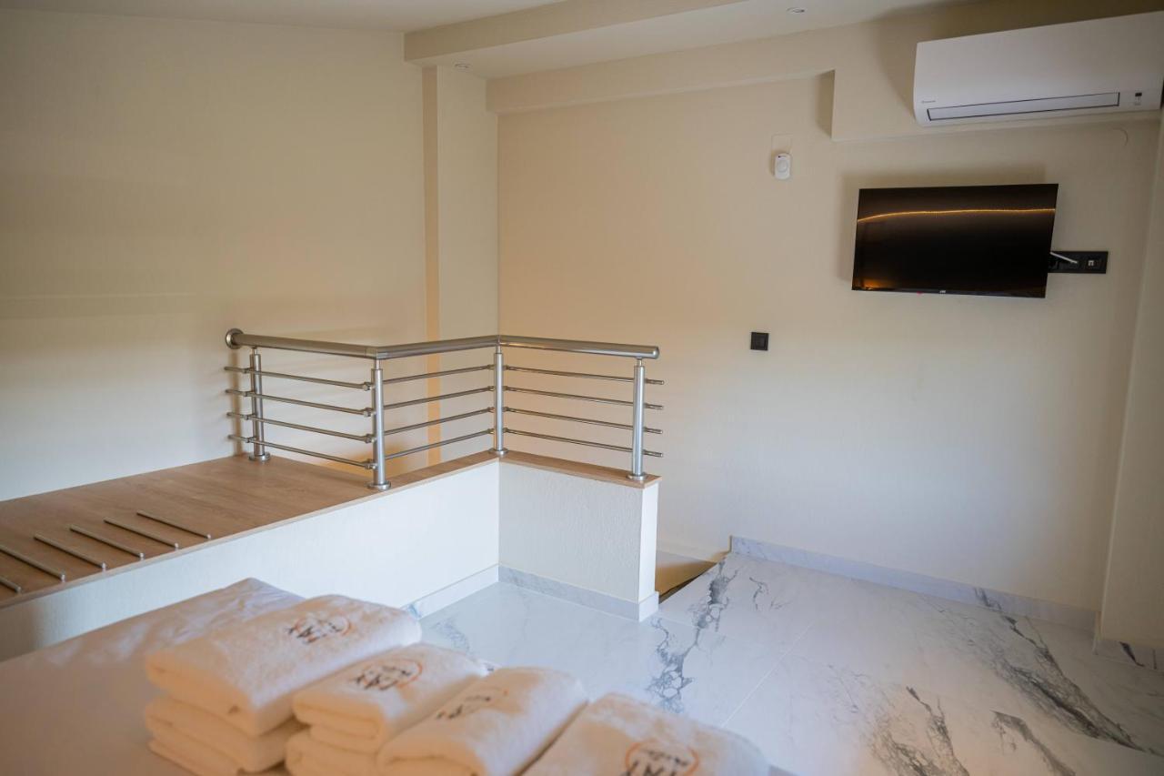 Fay Suites Flogita Exterior photo